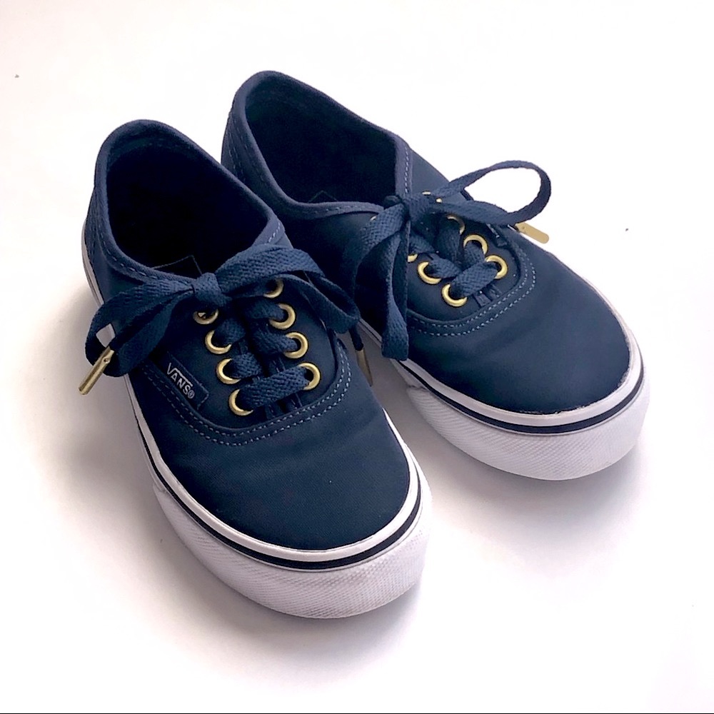Girls Vans Era tennis shoes